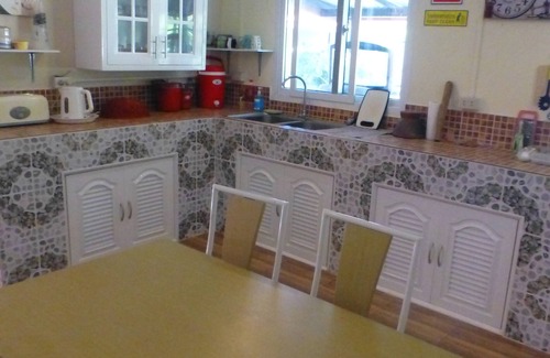 Phen Villa | Private 2 bedroom villa with Swimming pool Tropical gardens Fast Wifi smart Tv