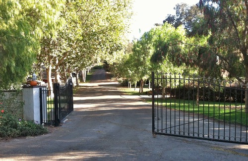 Los Olivos Cottage | Private 2 Story Cottage - Walk to Los Olivos!