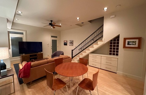 Audubon House | Private 2BR/2.5BA Contemporary next to Audubon Park