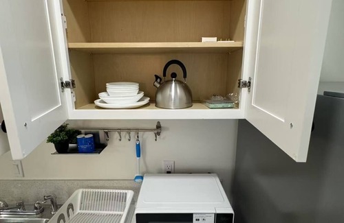 Bassett House | Private 2BR+2BA w/kitchen,Everything is for exclusive use, WiFi, AC, Smart TV.