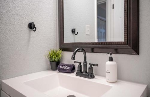 Lamar Heights Area House | Private 2BR Retreat Near Denver - Gray St