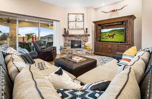 Desert View House | Private 3,200 sq. ft. Desert Oasis