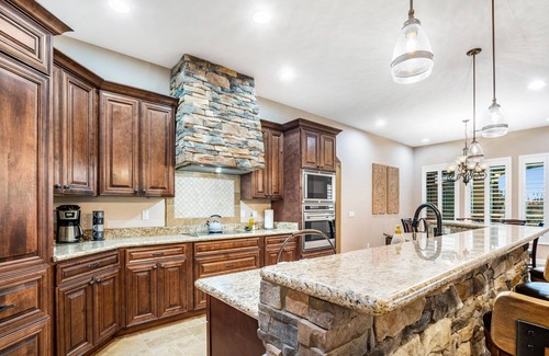 Desert View House | Private 3,200 sq. ft. Desert Oasis