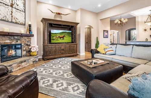 Desert View House | Private 3,200 sq. ft. Desert Oasis