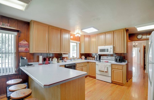 Bunnell House | Private 3-Acre Retreat w/Game Room in Bunnell!