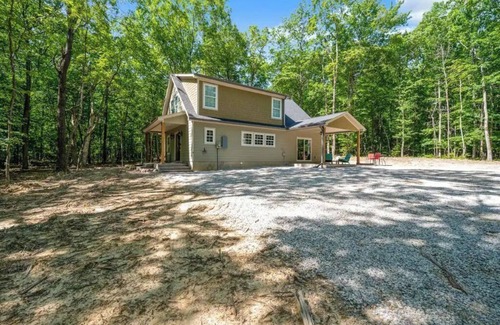 Cooleys Rift House | Private 3 Bedroom Home in Gated Community