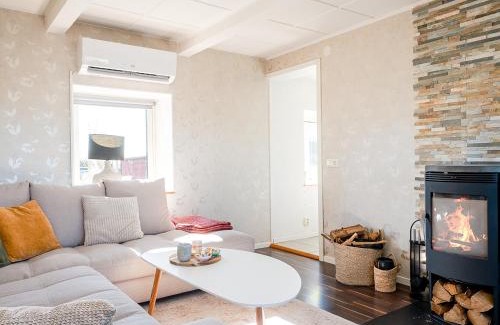 Kavlinge Villa | Private 3 BR Villa! Jacuzzi Fireplace Near Lund and Malmö
