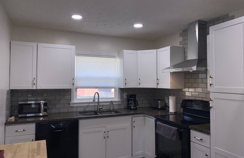 Wayne House | Private 4 BDRM- 2 BTHS house, 5 Miles from Downtown #6 ❤️