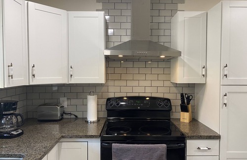 Wayne House | Private 4 BDRM- 2 BTHS house, 5 Miles from Downtown #6 ❤️