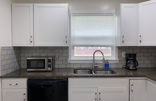 Wayne House | Private 4 BDRM- 2 BTHS house, 5 Miles from Downtown #6 ❤️