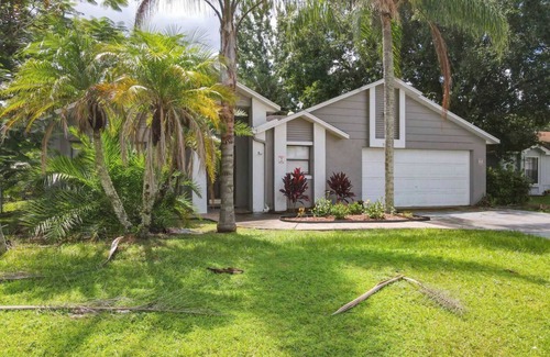 Poinciana House | Private 4BR Bungalow with Screened pool large yard