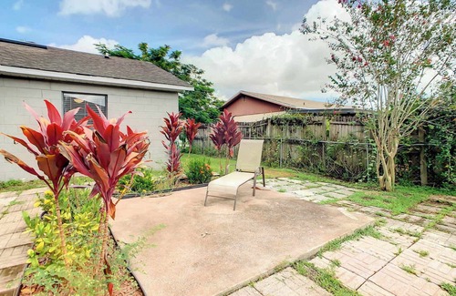 Poinciana House | Private 4BR Bungalow with Screened pool large yard