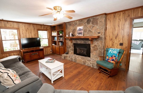 Hamilton House | Private 4BR Retreat Creek View Pool* & Pets