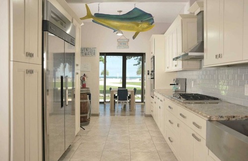 Tavernier House | Private 5 acre ocean view home with hot tub in the Florida Keys.