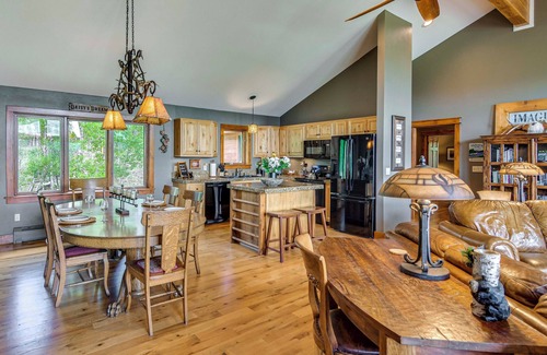 Indian Mountain House | Private 5 Acres w/Mtn Views: Park County Cabin!