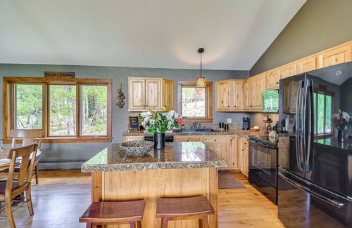 Indian Mountain House | Private 5 Acres w/Mtn Views: Park County Cabin!