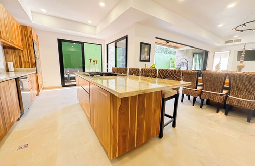Jaco Villa | Private 5 Bedroom Luxury Villa Prime Location South End Of Jaco Beach