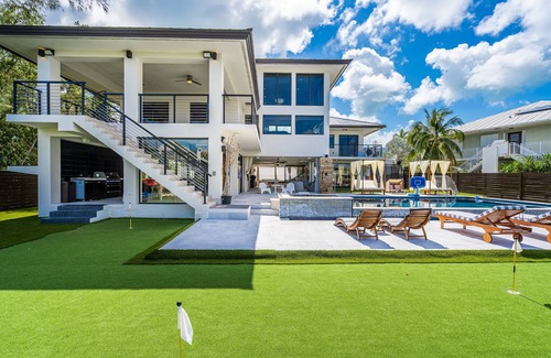 Buccaneer Point Villa | Private 5-bedroom pool villa in beautiful Key Largo, resort lifestyle!