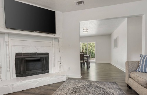 Saint Elmo House | Private 5 BR Vacation Home on Skyline