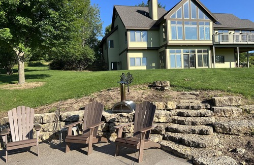 Elizabeth House | Private 50-acre Home Pet Friendly-Huge Greatroom-Firepit-Pond-Gameroom