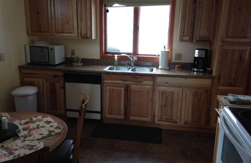 Glenwood Springs Cottage | Private Abode on Beautiful Acreage with EV charging available
