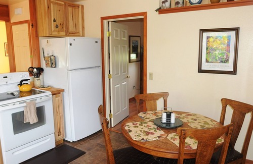 Glenwood Springs Cottage | Private Abode on Beautiful Acreage with EV charging available
