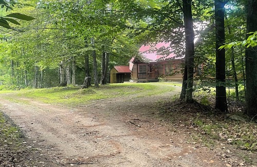 North Creek Cabin | Private Adirondack cabin located right between Gore Mtn and downtown North Creek