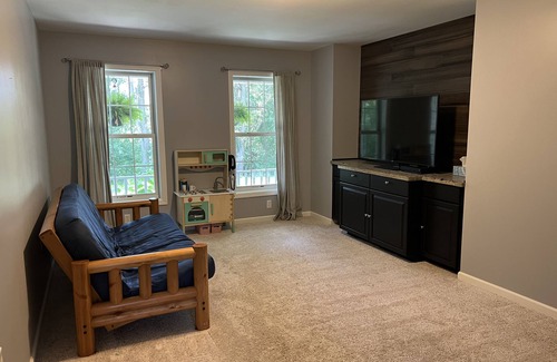 Centre Hall House | Private and charming 5 bedroom home 15 minutes from campus!