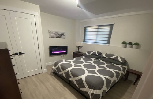 Delta House | Private and modern 2 bedrooms in sunny Tsawwassen