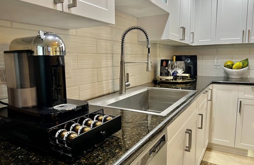 Palm River Estates House | Private and Peaceful Home