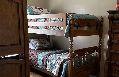 Dunnellon House | Private and peaceful pet friendly farm stay for the whole and extended family.