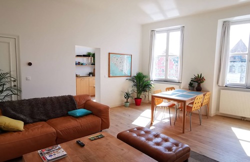 Tournai Apartment | Private apartment along the Scheldt + Private parking