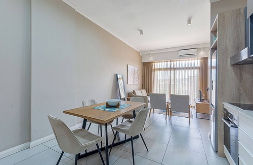 Garsfontein Apartment | Private apartment at the Capital Trilogy Hotel