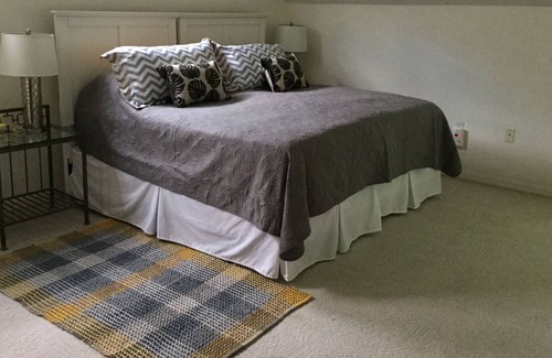 Newberry House | Private Apartment In Serene Setting
