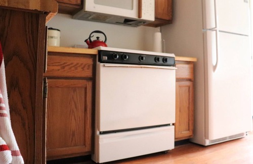 Plymouth Apartment | Private Apartment Near Medicine Lake
