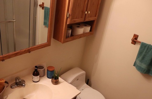 Plymouth Apartment | Private Apartment Near Medicine Lake