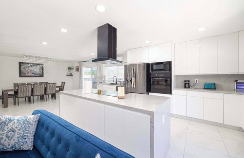 El Cajon House | Private Backyard Oasis w/Pool, Hot Tub & 2 Grills
