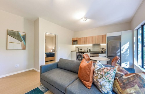 Greater Johannesburg Metropolitan Area Apartment | Private Balcony and Lush Comfort | Elegant Apartment
