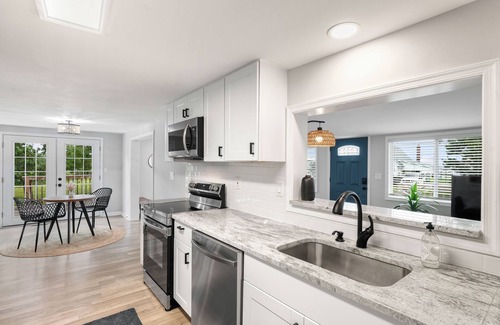 Point Lookout House | Private Bay Hideaway Peaceful Vibes & Semi-Private Beach at "Bliss on the Bay"