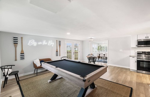 Point Lookout House | Private Bay Hideaway Peaceful Vibes & Semi-Private Beach at "Bliss on the Bay"