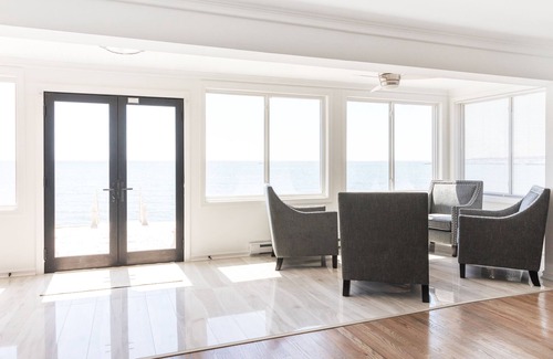 Niantic House | PRIVATE BEACH: A SLICE OF HEAVEN @ NIANTIC W/6 QUEENS 1 FULL BED