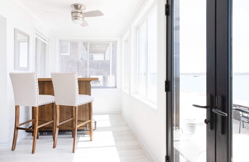 Niantic House | PRIVATE BEACH: A SLICE OF HEAVEN @ NIANTIC W/6 QUEENS 1 FULL BED