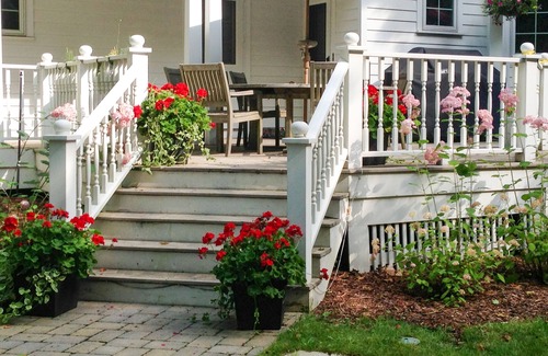 Lakeside Cottage | Private Beach Access! Harbor Country Perfection!
