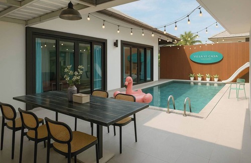Bang Lamung Villa | Private beach access pool villa in Pattaya