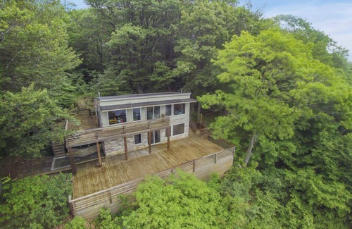 Norton Shores Cabin | Private Beach, Beauty, Seclusion