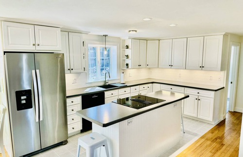 East Sandwich House | Private beach & community! Refreshed. Cozy. Linens & towels included! HOT!