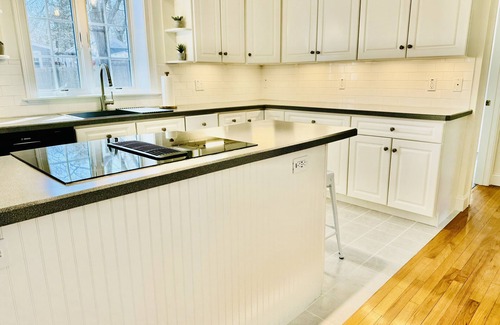 East Sandwich House | Private beach & community! Refreshed. Cozy. Linens & towels included! HOT!