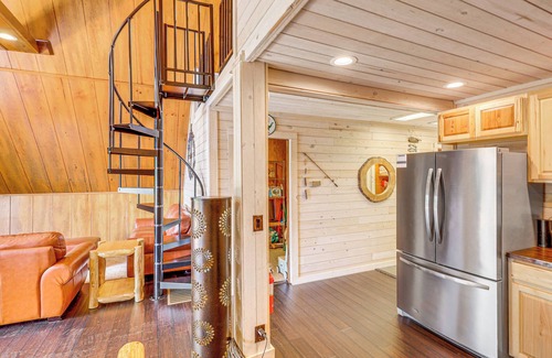 Milledgeville Cabin | Private Beach & Dock: Lakefront Sparta Cabin