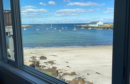 Gloucester House | Private Beach! Dream vacation at your private beach in Gloucester