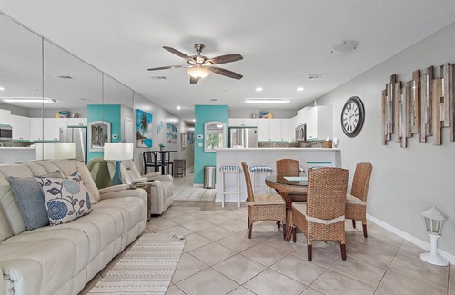 Avalon Beach Estates Condo | Private Beach Entry, Included Beach Setup + 2 Pools - Maravilla 4205